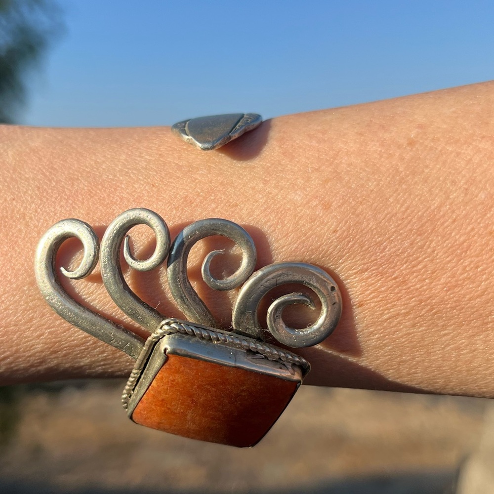 Oneida Community Silver Bangle - Picture 4 of 11